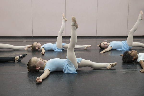 dancer stretching_6